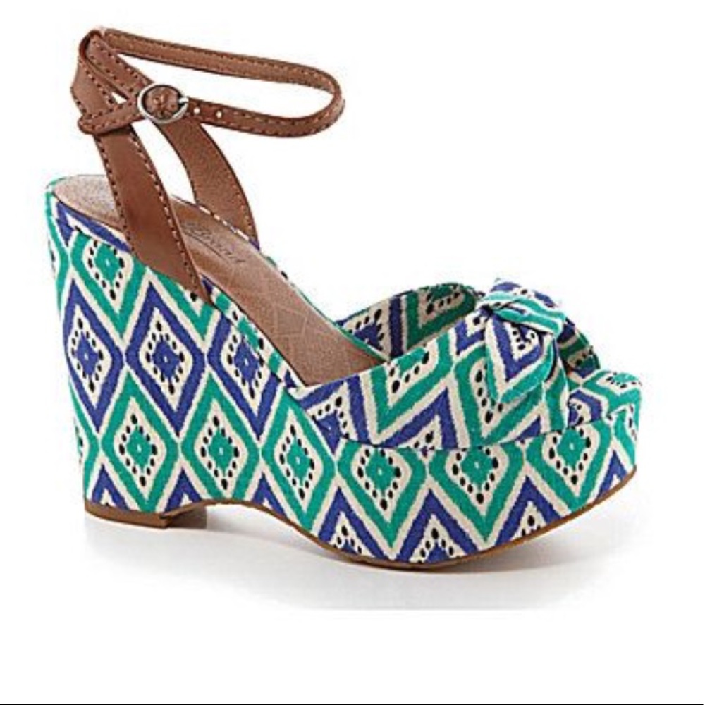 Lucky Brand Tribal Wedge Bow Heels